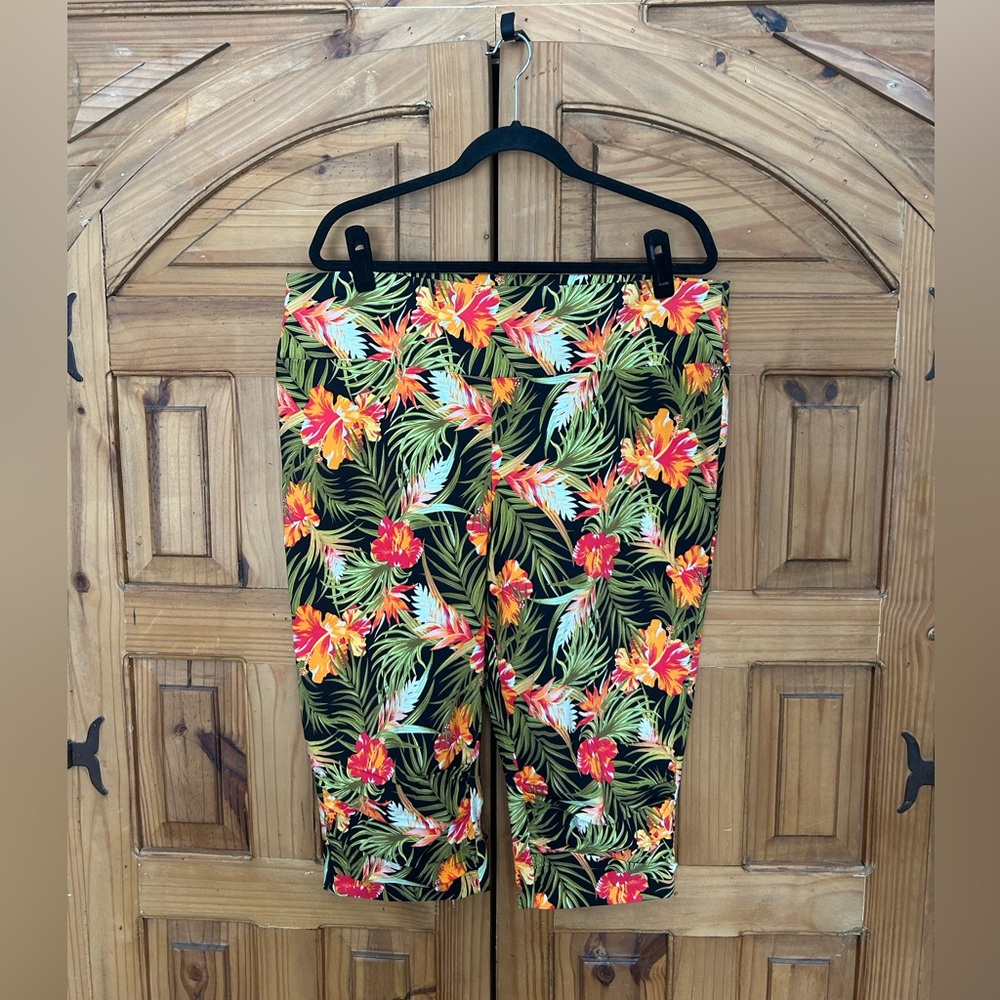 V&X Tropical Capris